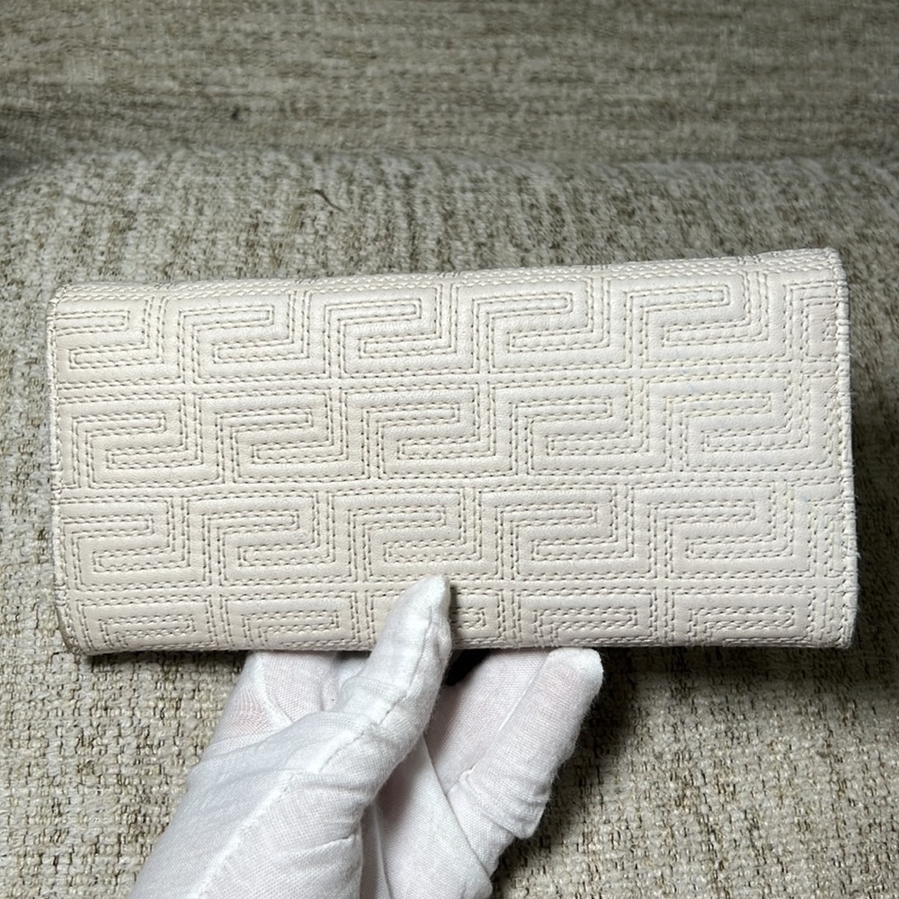 Live: Versace Leather Quilted Medusa Long Wallet WOC. 100% Authentic - Picture 4 of 14
